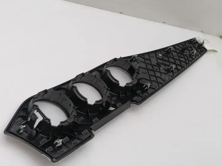Mercedes-Benz CLA C117,X117,W117 (2013 - 2019) A1176800571 Декоративная планка — фото 3
