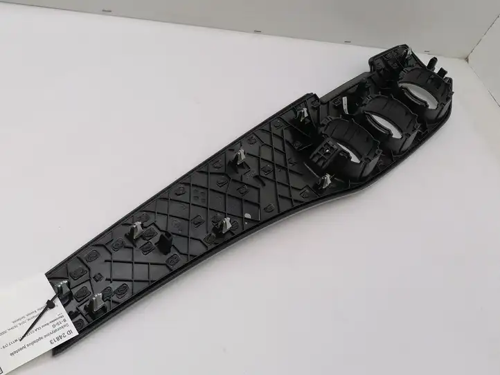 Mercedes-Benz CLA C117,X117,W117 (2013 - 2019) A1176800571 Декоративная планка — фото 4