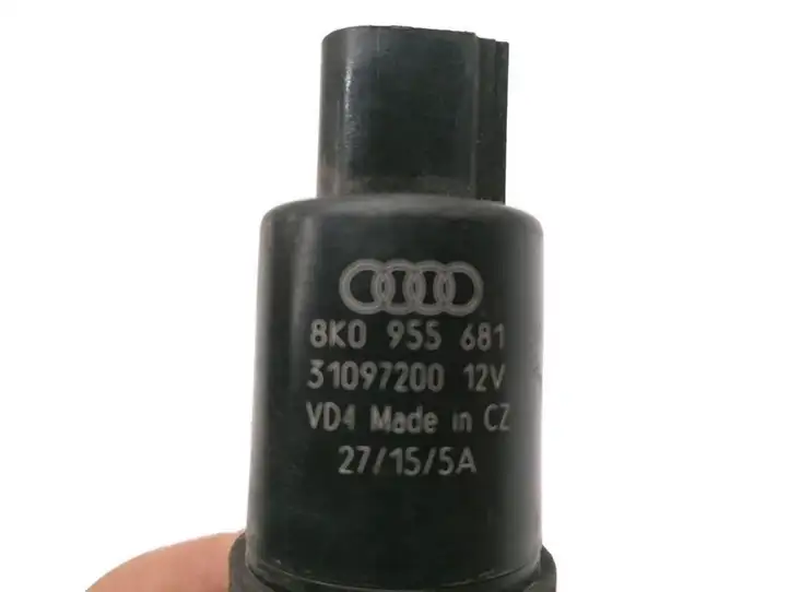 Audi A4 S4 B8 8K (2011 - 2015) 8K0955681 Насос омывателя фар — фото 3