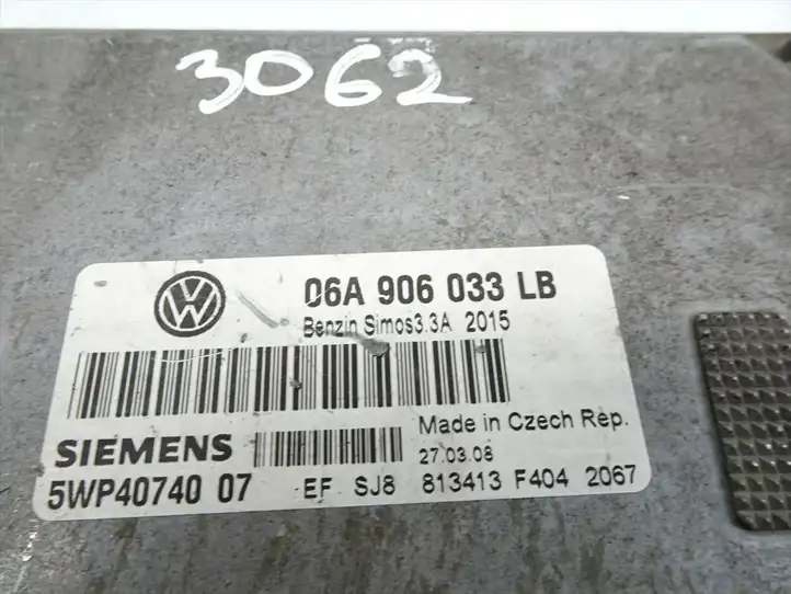 Volkswagen Golf IV (1998 - 2005) 06A906033LB Блок управления двигателем (ЭБУ) — фото 4