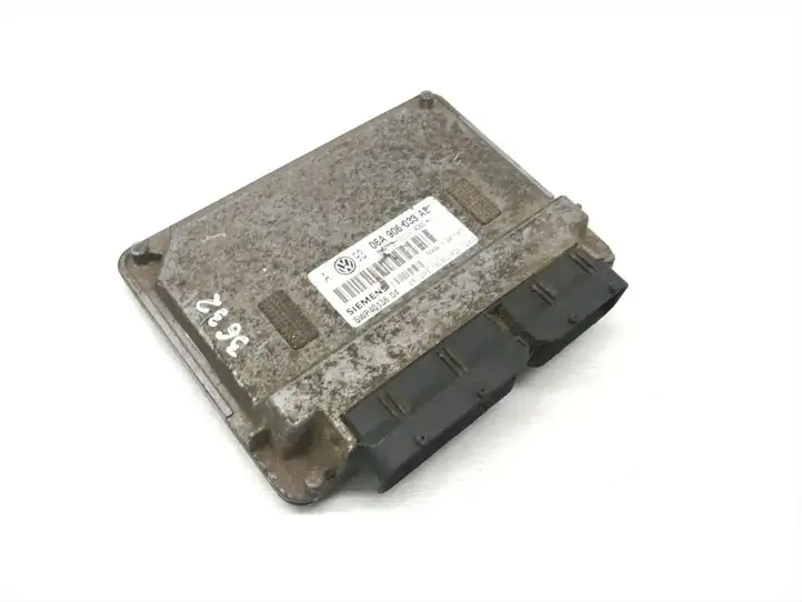 Volkswagen Golf IV (1998 - 2005) 06A906033AE Блок управления двигателем (ЭБУ) — фото 1