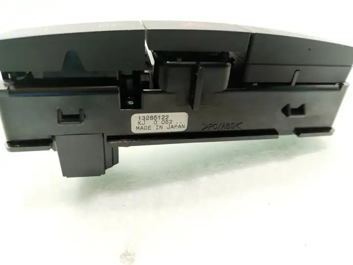 Opel Astra J (2009 - 2012) 13285122 Включатель аварийных фонарей — фото 4