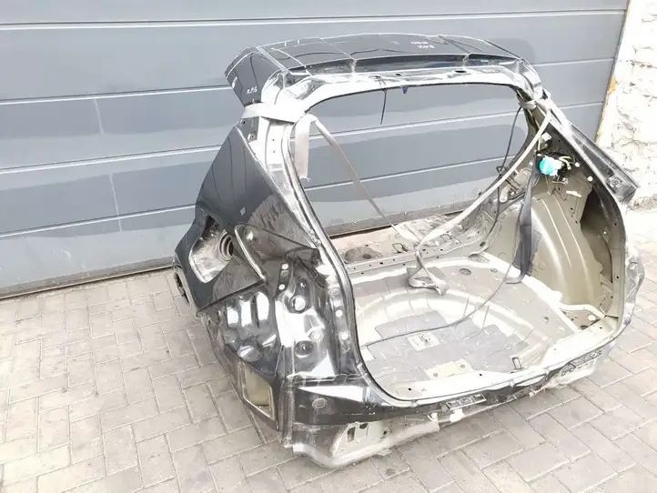 Toyota C-HR I (2016 - 2022) Задняя часть кузова — фото 4