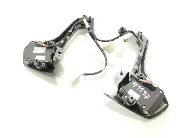 Mazda 6 (2007 - 2009) GS1F66AM0 Кнопки на рулевом колесе — фото 2
