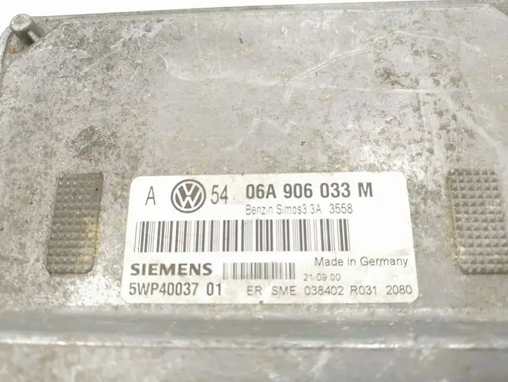 Volkswagen Golf VIII (2019 - ) 06A906033M Блок управления двигателем (ЭБУ) — фото 3