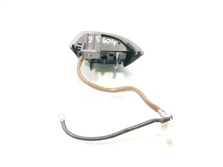 Toyota RAV 4 (XA30) (2006 - 2016) Кнопки на рулевом колесе — фото 4