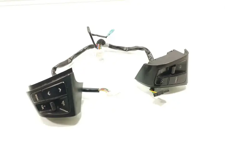 Kia Sorento (2009 - 2014) 96710-2P000 Кнопки на рулевом колесе — фото 1
