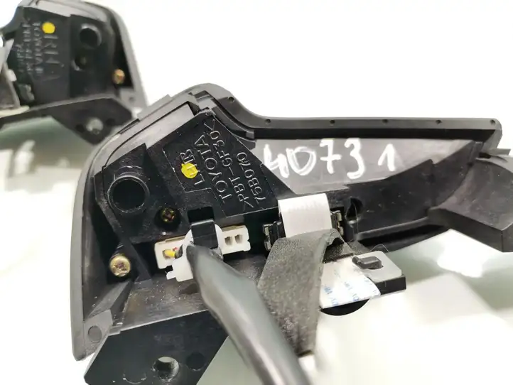 Toyota Avensis T250 (2003 - 2006) 75B070 Кнопки на рулевом колесе — фото 4