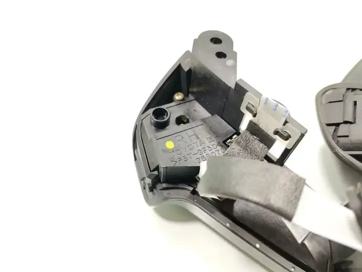 Toyota Avensis T250 (2003 - 2006) 75B070 Кнопки на рулевом колесе — фото 5