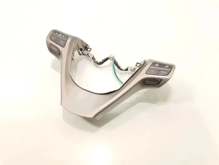 Toyota Avensis T270 (2009 - 2012) 45100-05670 Кнопки на рулевом колесе — фото 1