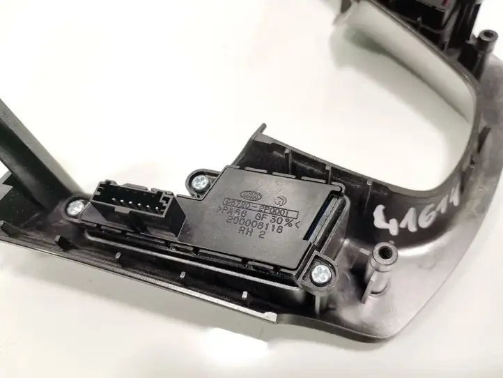 Kia Sorento (2009 - 2014) 96720-2P0001 Кнопки на рулевом колесе — фото 4