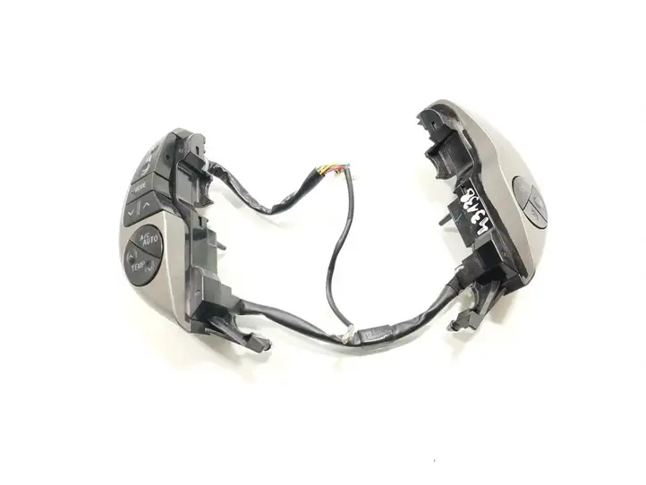 Toyota Prius (XW20) (2003 - 2009) F70CV164 Кнопки на рулевом колесе — фото 1