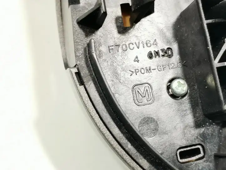 Toyota Prius (XW20) (2003 - 2009) F70CV164 Кнопки на рулевом колесе — фото 3