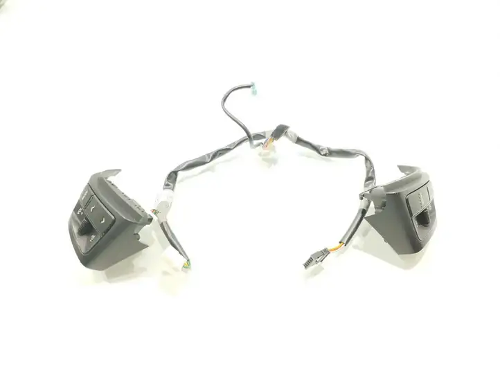 Kia Sorento (2009 - 2014) 96700-2P000 Кнопки на рулевом колесе — фото 1
