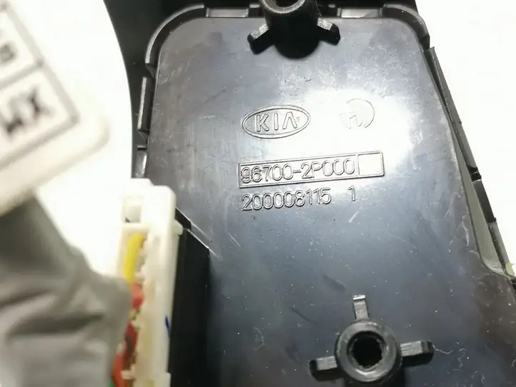Kia Sorento (2009 - 2014) 96700-2P000 Кнопки на рулевом колесе — фото 3
