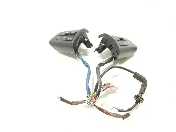 Mazda 3 II (2009 - 2011) 75B979 Кнопки на рулевом колесе — фото 1