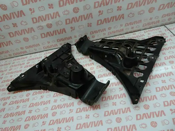 BMW 5 E60 E61 (2004 - 2010) 7033715 Кронштейн заднего бампера — фото 1