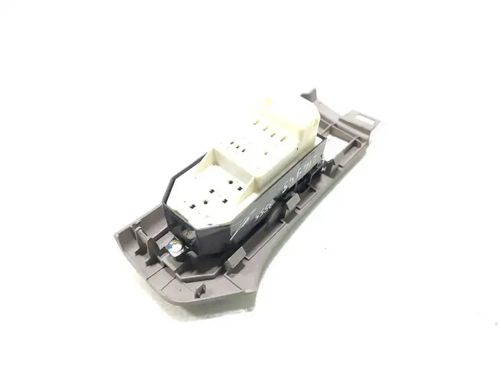 Toyota Yaris (2005 - 2009) 74231-0D080 Блок кнопок стеклоподъемников — фото 5