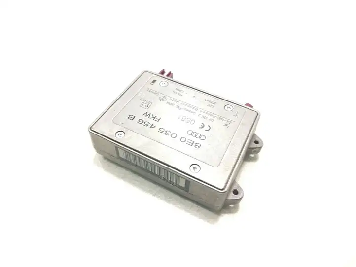 Audi A4 S4 B7 8E 8H (2004 - 2009) 8E0035456B Усилитель антенны — фото 2