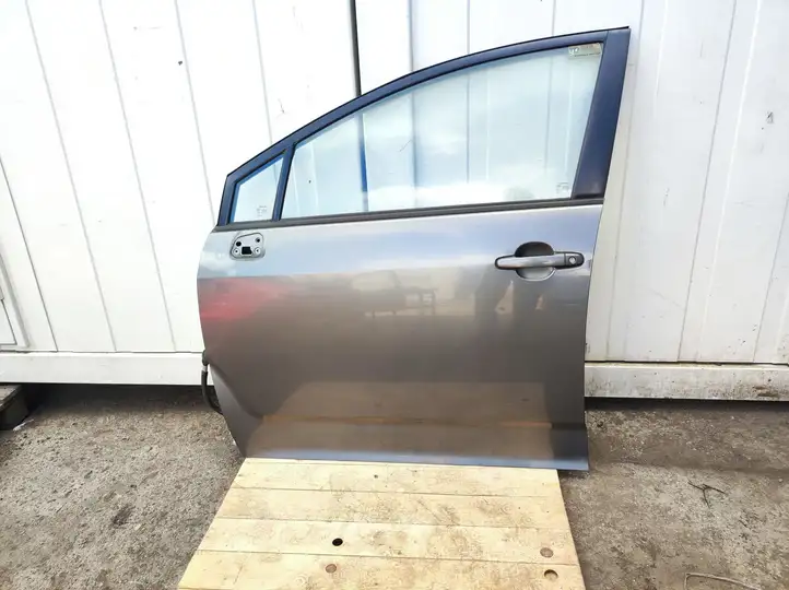 Toyota Corolla Verso AR10 (2004 - 2009) Дверь — фото 1