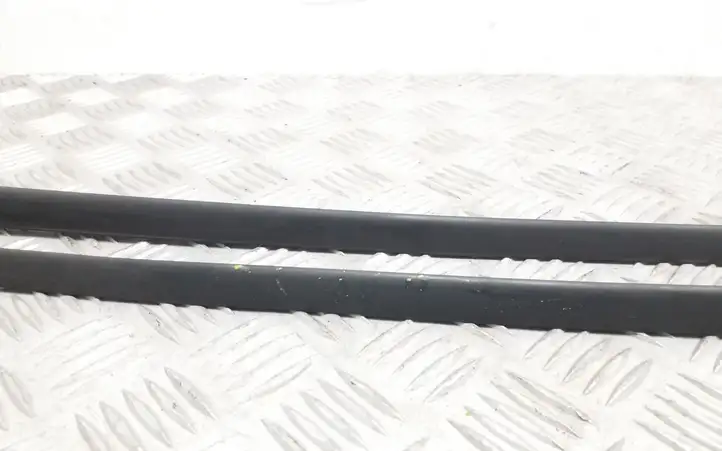 Audi A3/S3 8P (2008 - 2013) 8P0854328B Накладка стоек лобового стекла — фото 2