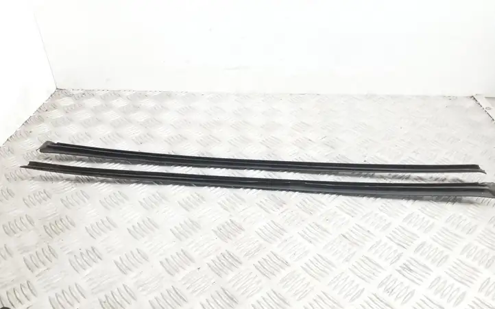 Audi A3/S3 8P (2008 - 2013) 8P0854328B Накладка стоек лобового стекла — фото 3