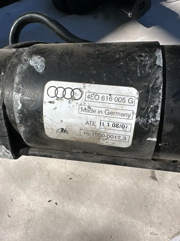 Audi A8 S8 D3 4E (2007 - 2010) 4E0616005G Компрессор пневмоподвески — фото 1