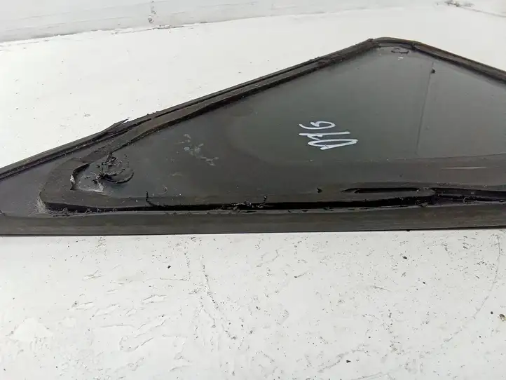 Toyota Prius (XW30) (2009 - 2015) Заднее боковое стекло — фото 4