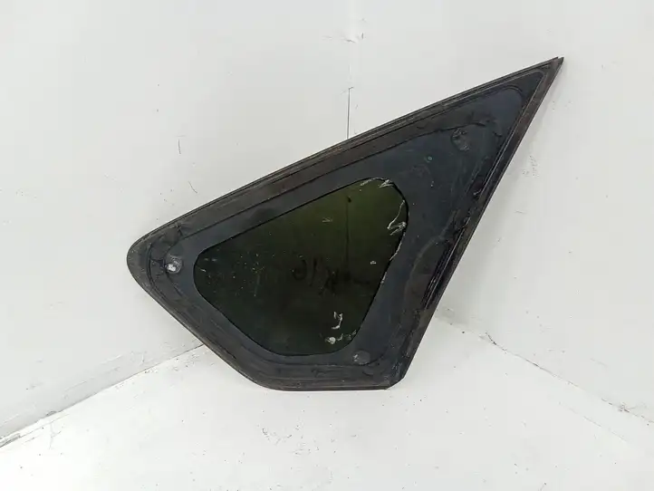 Toyota Prius (XW30) (2009 - 2015) Заднее боковое стекло — фото 3