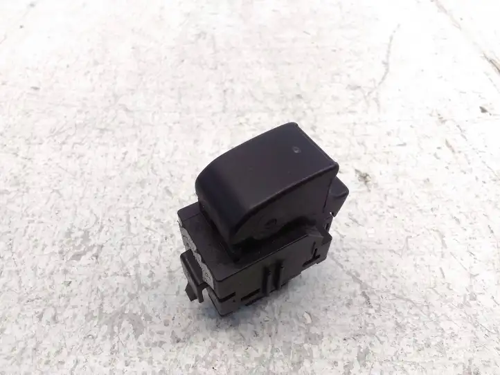 Toyota Corolla Verso AR10 (2004 - 2009) 848100F010 Блок кнопок стеклоподъемников — фото 1
