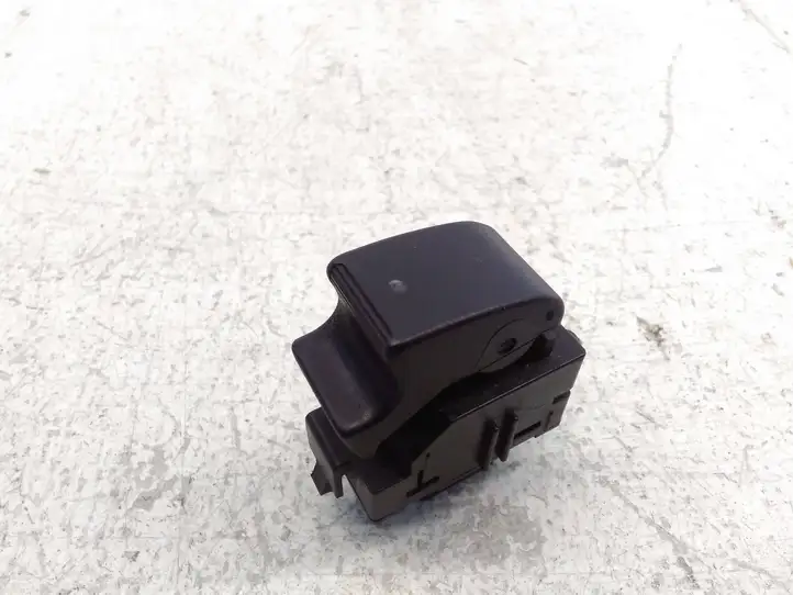 Toyota Corolla Verso AR10 (2004 - 2009) 848100F010 Блок кнопок стеклоподъемников — фото 2