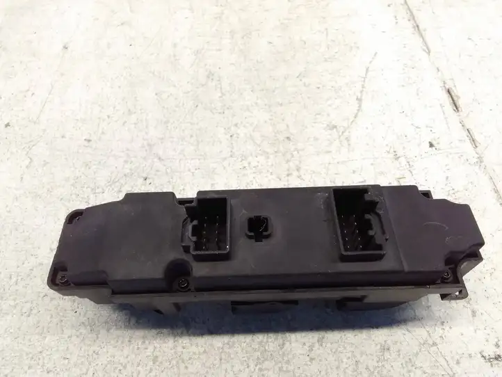 Mazda 6 (2007 - 2009) GS8T66350A Блок кнопок стеклоподъемников — фото 3