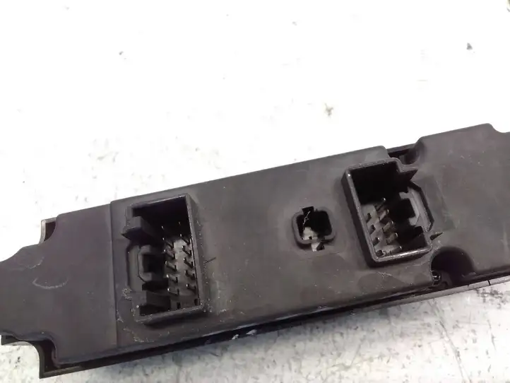 Mazda 6 (2007 - 2009) GS8T66350A Блок кнопок стеклоподъемников — фото 4