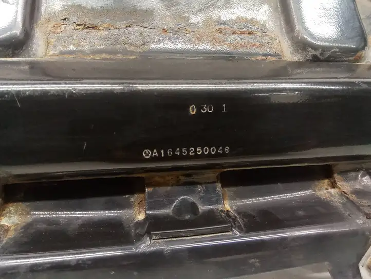 Mercedes-Benz GL X164 (2006 - 2012) A1645250048 Защита двигателя — фото 2