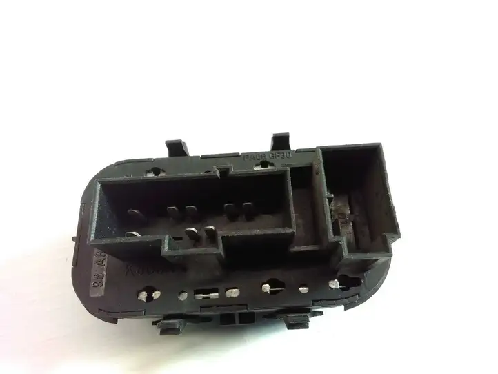 Ford Focus (1998 - 2004) 98AG14529AC Кнопка стеклоподъемников — фото 2