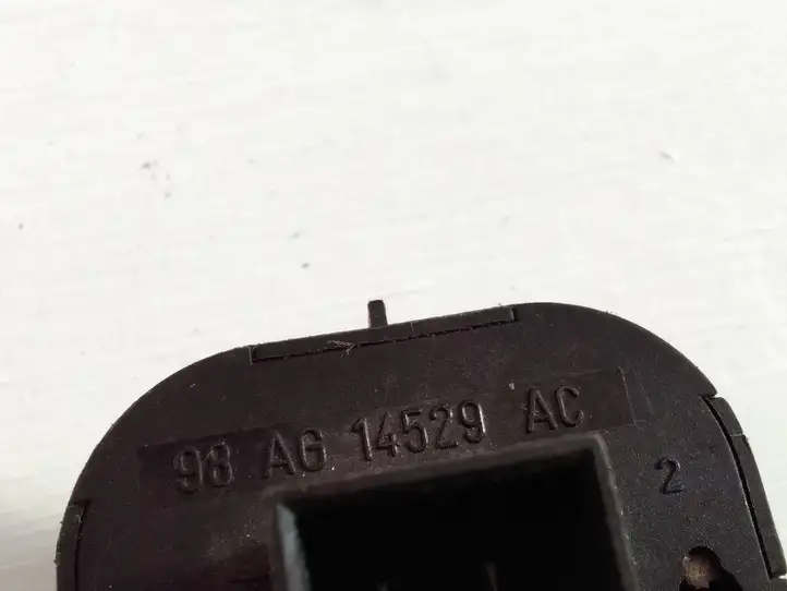Ford Focus (1998 - 2004) 98AG14529AC Кнопка стеклоподъемников — фото 3