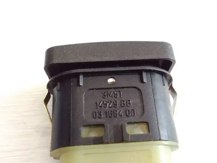 Ford Focus C-MAX (2003 - 2010) 3M5T14529BB Кнопка стеклоподъемников — фото 3