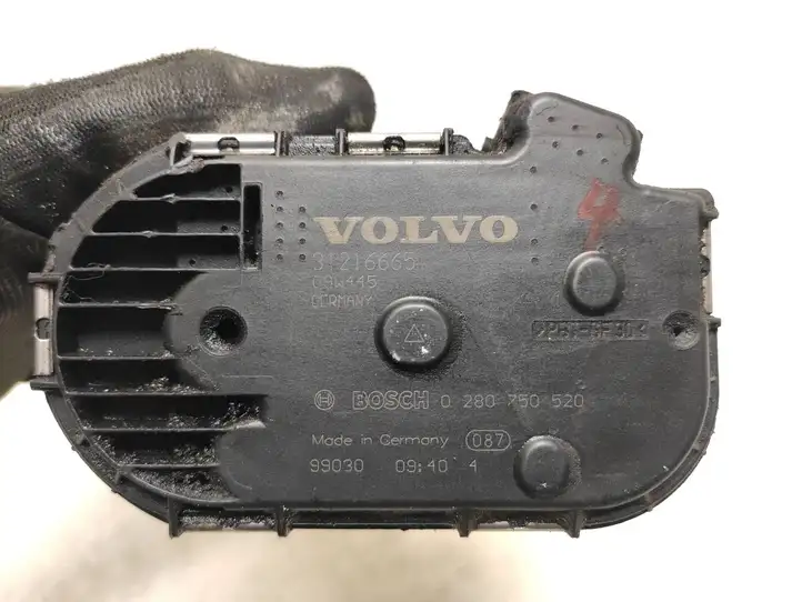 Volvo V70 (2007 - 2013) 31216665 Дроссельная заслонка — фото 4