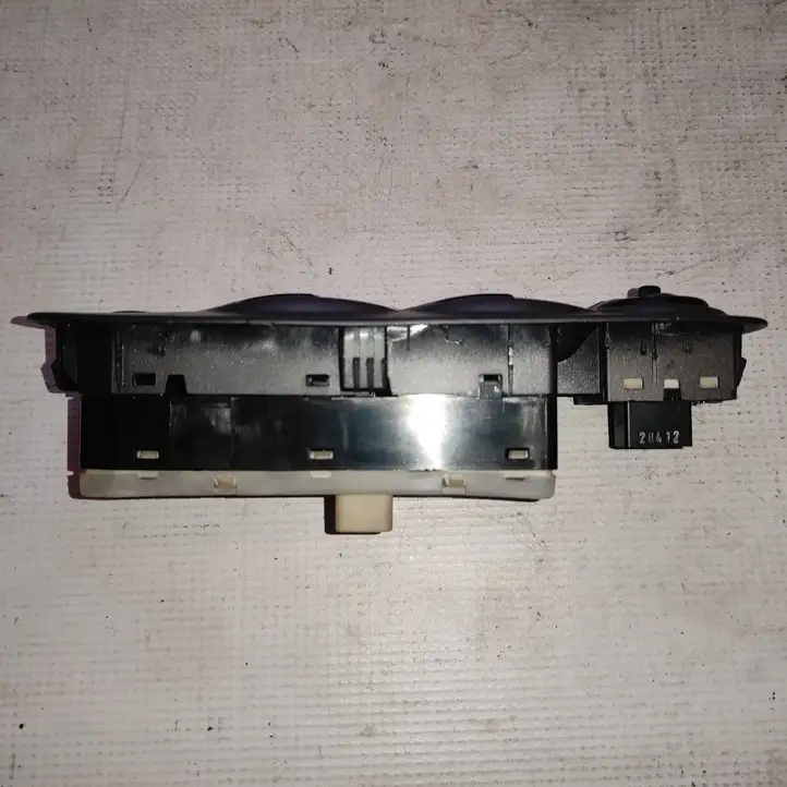 Hyundai Accent (2003 - 2006) 20D16P Кнопка стеклоподъемников — фото 3