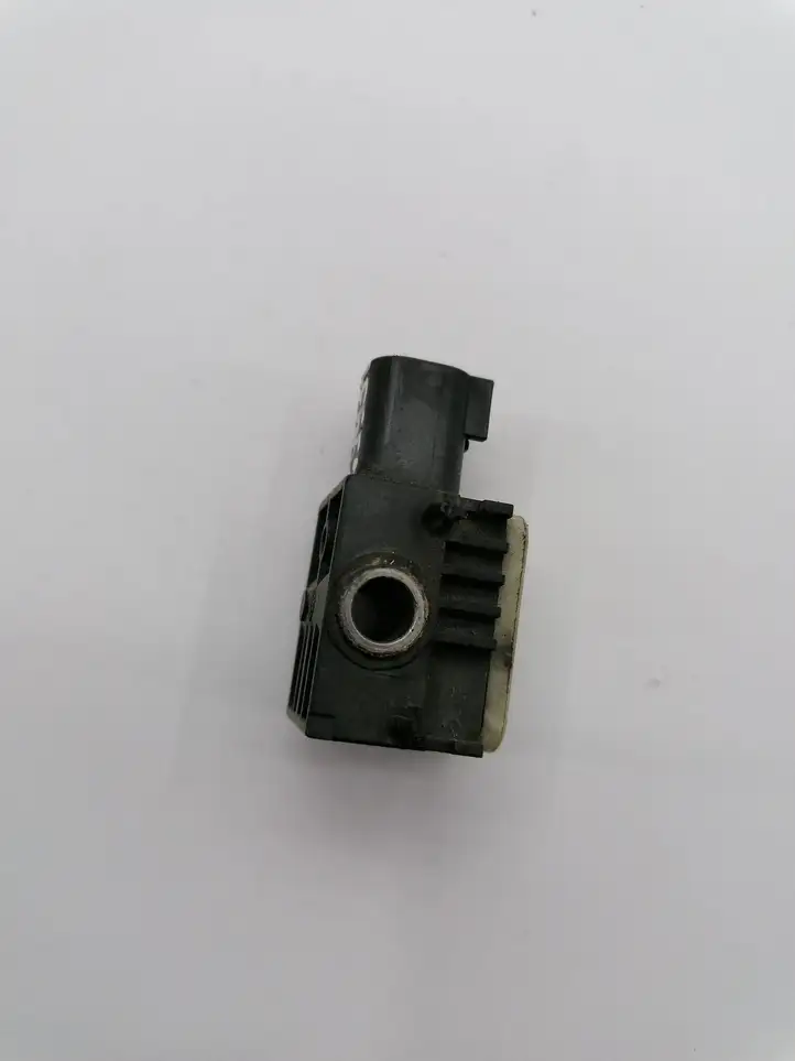 Mazda 3 I (2006 - 2009) 3M5T14B006AD Датчик удара SRS — фото 3