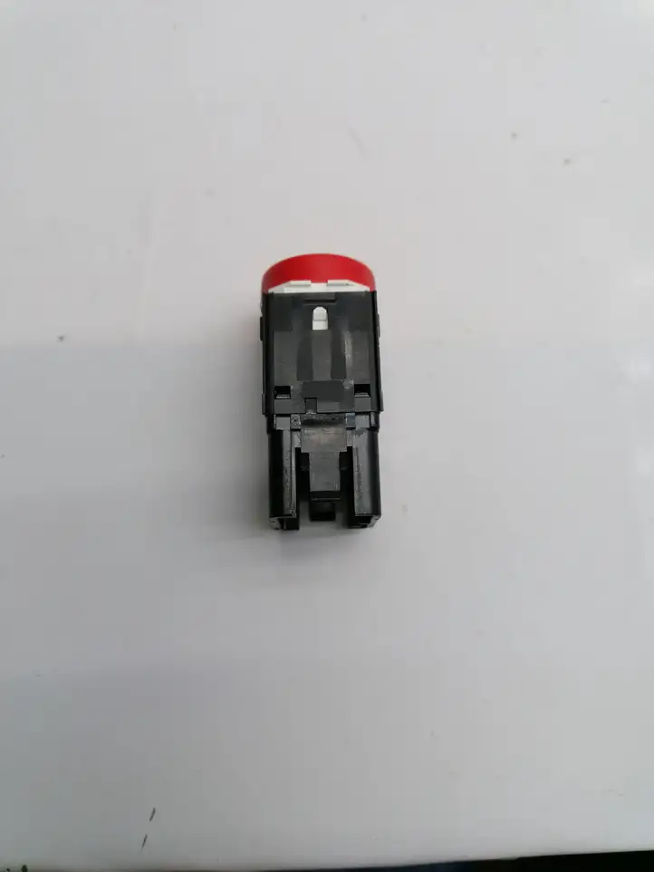 Seat Leon (1P) (2005 - 2012) 5P0953235 Включатель аварийных фонарей — фото 2