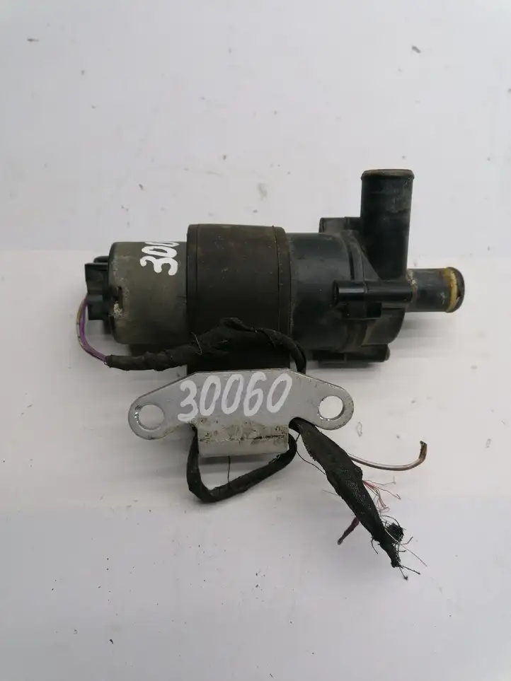 Mercedes-Benz Vaneo W414 (2001 - 2005) 0018351364 Электроциркуляционный насос — фото 2