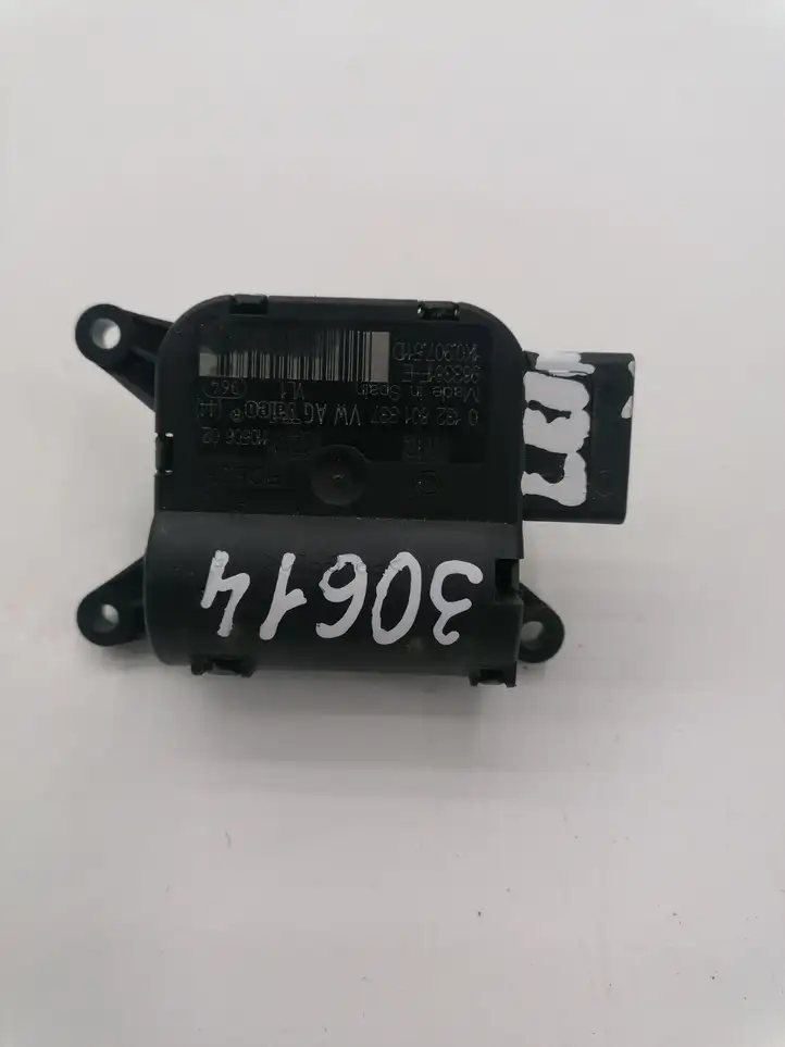 Seat Leon (1P) (2005 - 2012) 1K0907511D Двигатель задвижки потока воздуха — фото 1