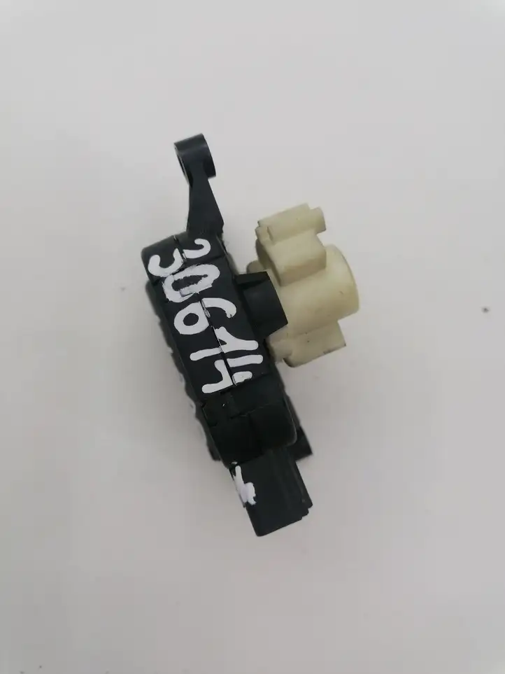 Seat Leon (1P) (2005 - 2012) 1K0907511D Двигатель задвижки потока воздуха — фото 2