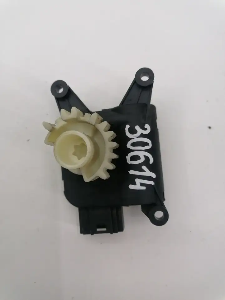 Seat Leon (1P) (2005 - 2012) 1K0907511D Двигатель задвижки потока воздуха — фото 4