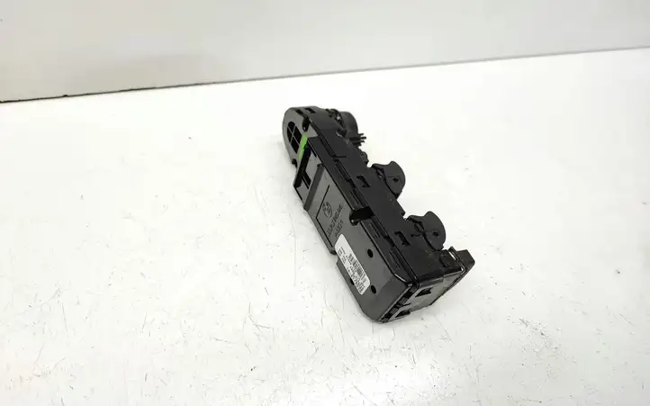BMW 5 E60 E61 (2004 - 2010) 9122110 Кнопка стеклоподъемников — фото 2
