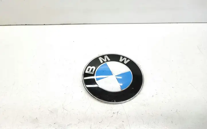 BMW 5 E60 E61 (2004 - 2010) 8132375 Эмблема производителя — фото 1