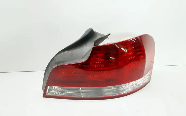 BMW 1 E82 E88 (2007 - 2014) 6924520 Задний фонарь в кузове — фото 1