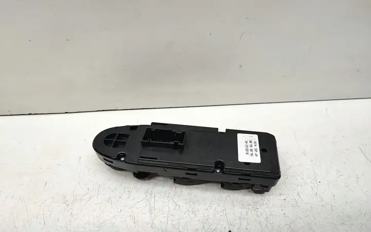 BMW X5 E70 (2006 - 2013) 9122121 Кнопка стеклоподъемников — фото 3