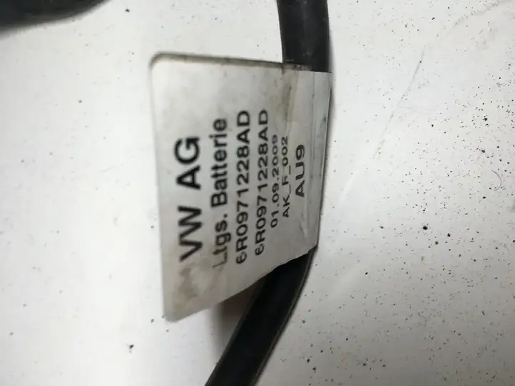 Skoda Rapid (NH) (2012 - 2019) 6R0971228AD Плюсовой провод аккумулятора — фото 2